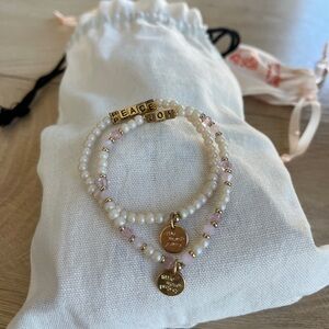 “Peace” and “joy” Little Words Project come with a bag